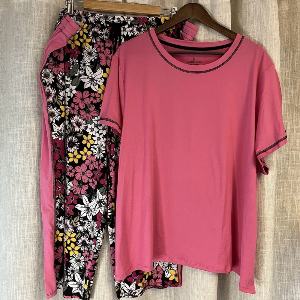 Cuddl Duds Pink and Black Floral Pajama Set